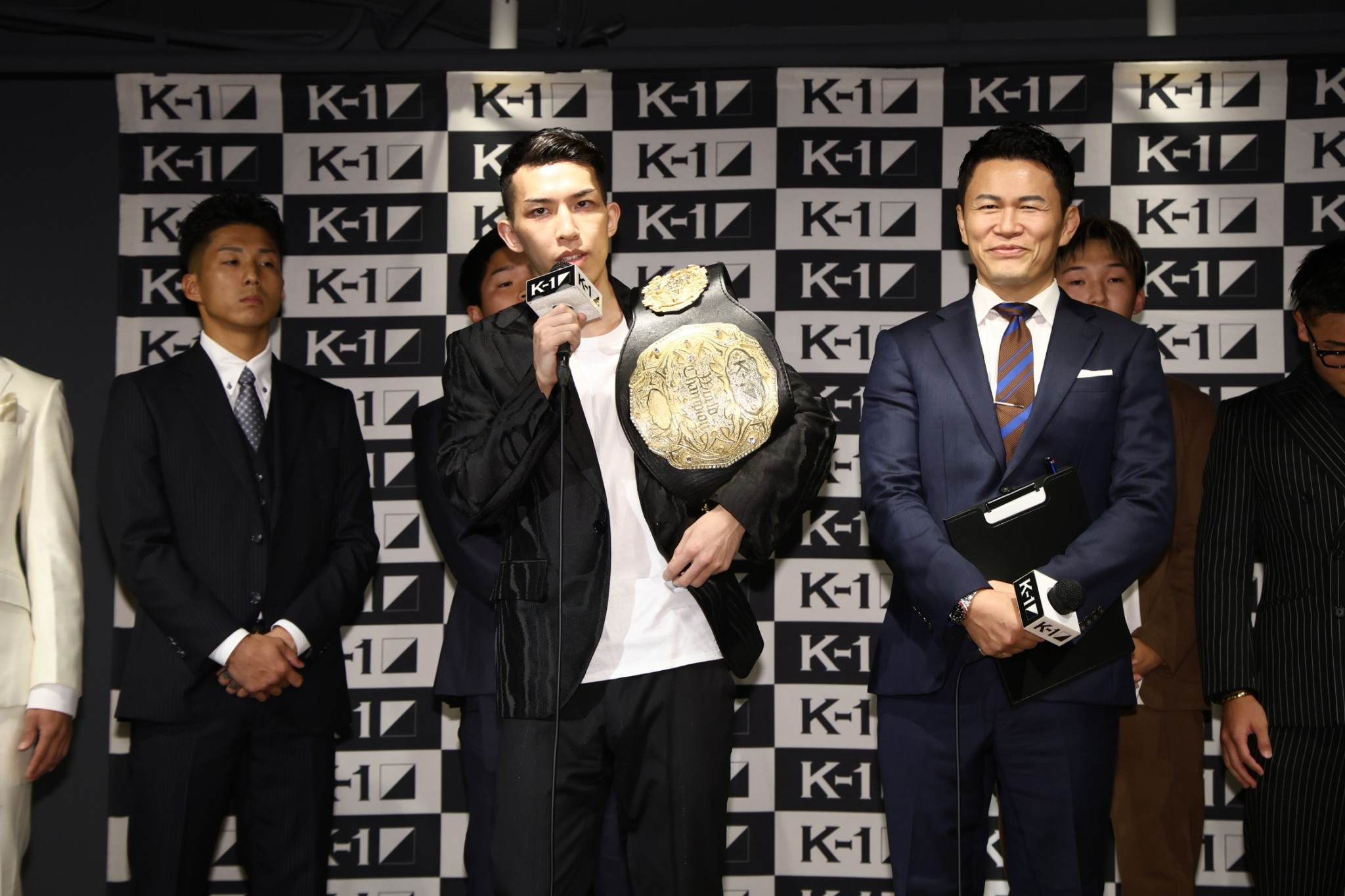 新王者・璃明武、会見登場!サバイバルマッチ出場選手にダメ出し「センスがない。もっと勉強してほしい」=11.23K-1REVENGE II