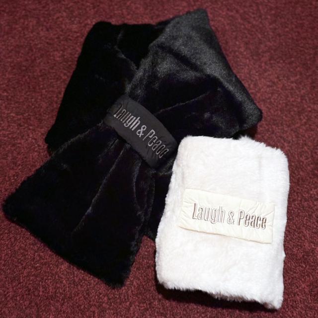 <p>首をしっかりホールドでき、モフモフさにこだわりました！<br>カラーはホワイトとブラックの２色。<br>是非この機会にお申し込みください。<br><br>【カラー】ホワイト／ブラック<br>【サイズ】約20cm &times; 98cm</p>