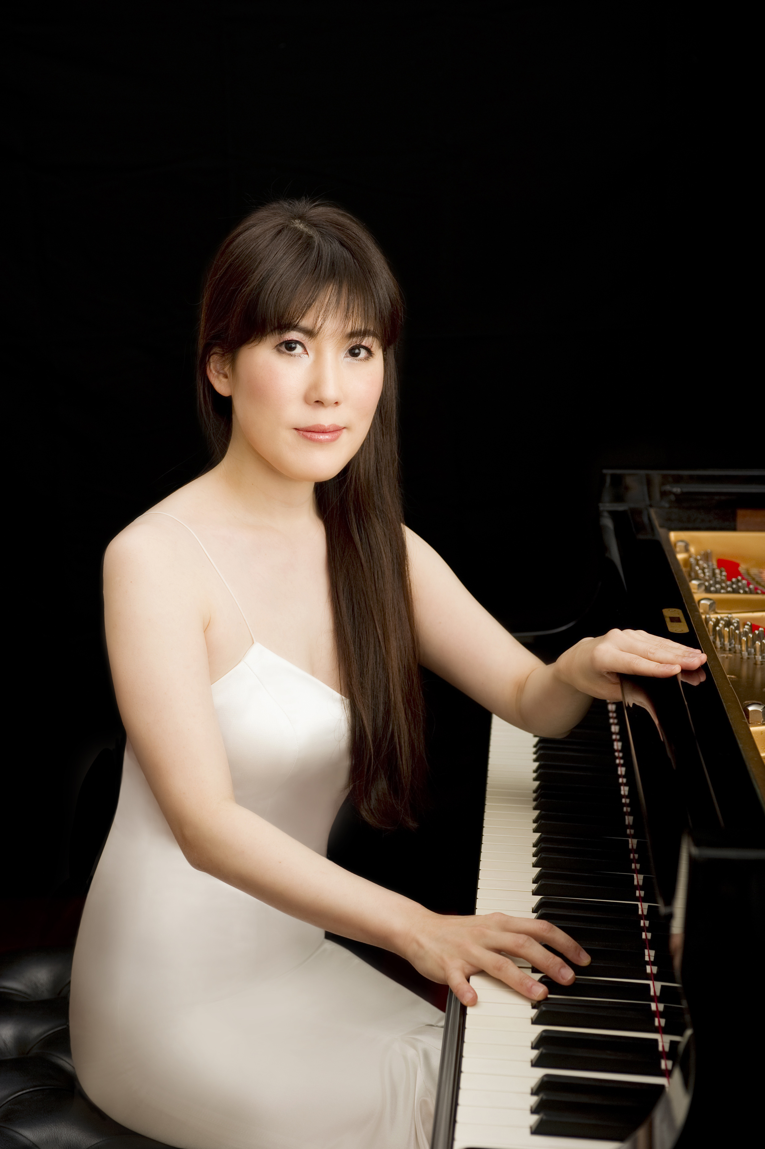 樋口あゆ子30周年──百年ピアノで聴く、いぶし銀の協奏曲二題