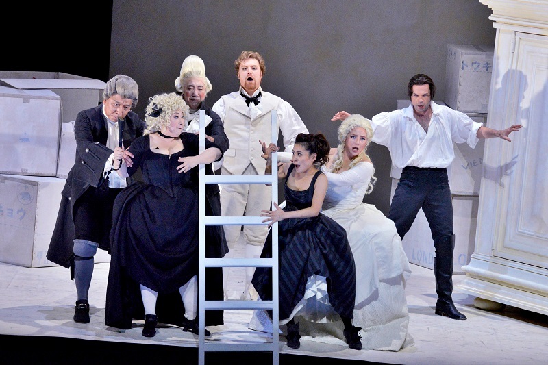 『フィガロの結婚』撮影：三枝近志