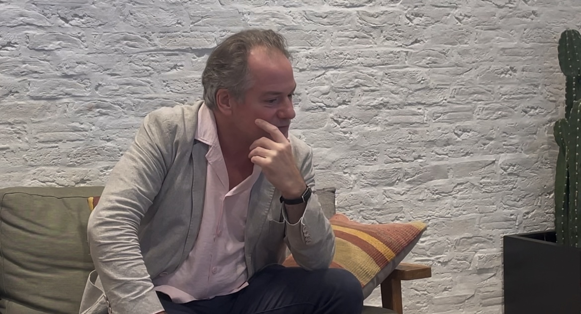 パユ インタビューのようす