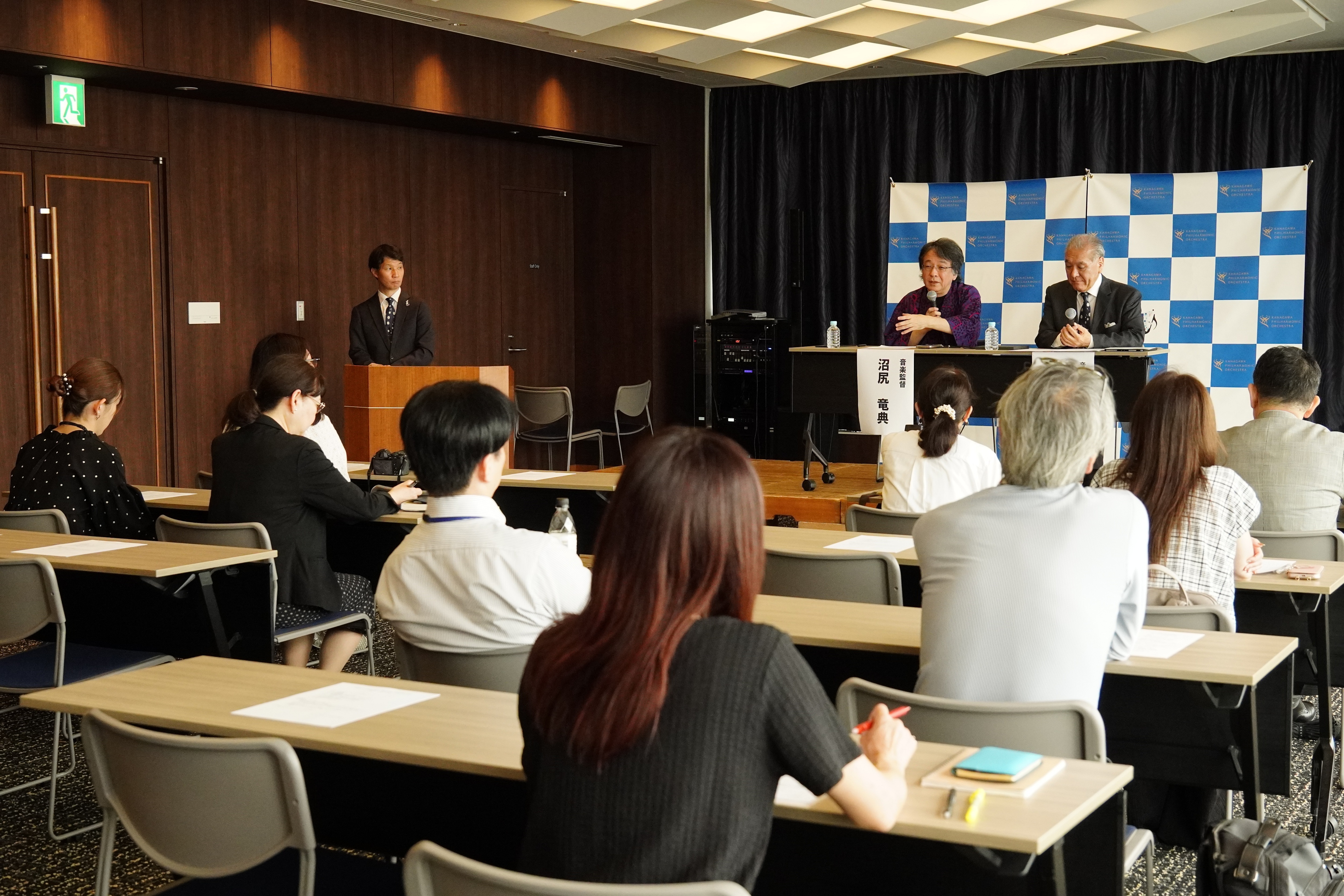記者会見の様子